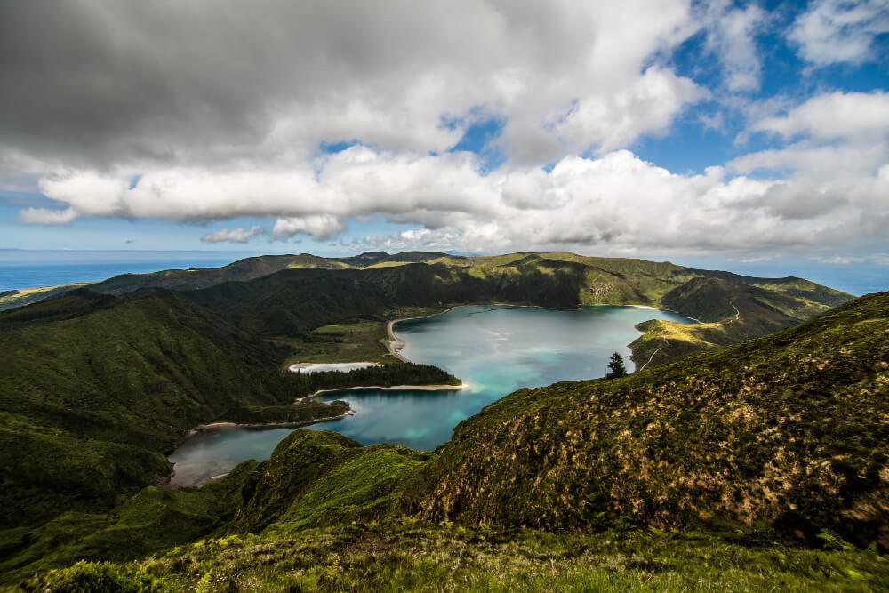 A Complete Guide to Preparing for the Tongariro Crossing